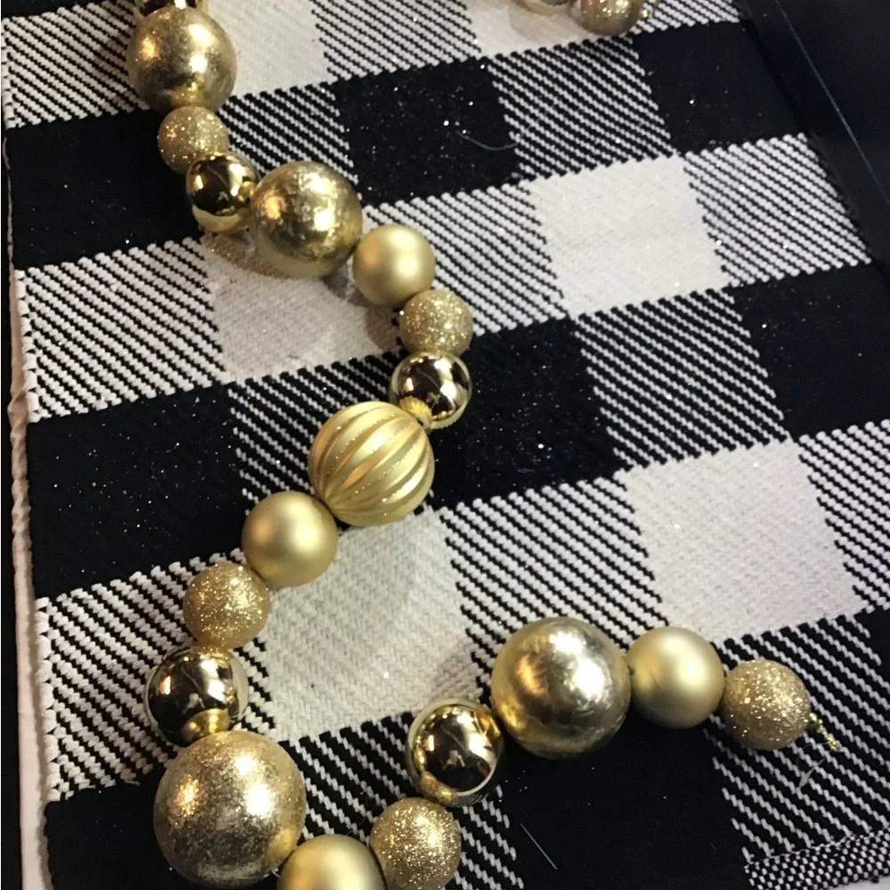 Festive Gold Ornament Garland